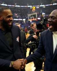 开云下载-魔术师：乔丹是史上最佳的第一人选 詹姆斯&amp;天勾&amp;拉塞尔紧随其后